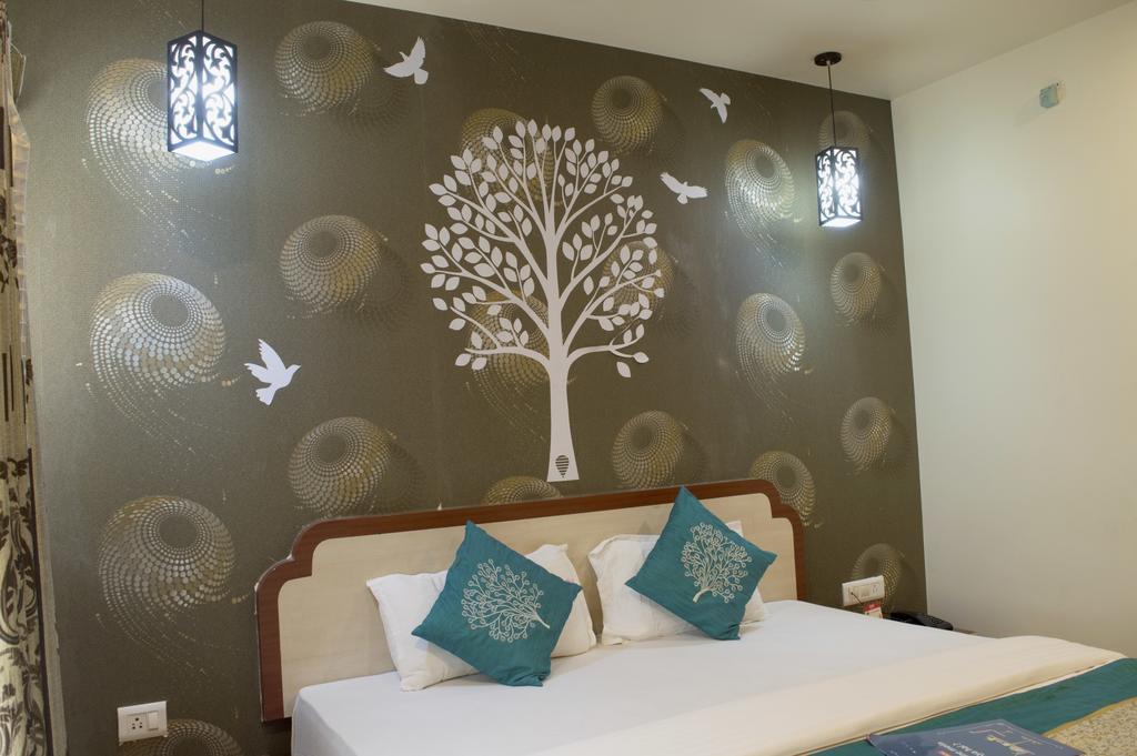 Hotel Rajlaxmi Bhopal Buitenkant foto