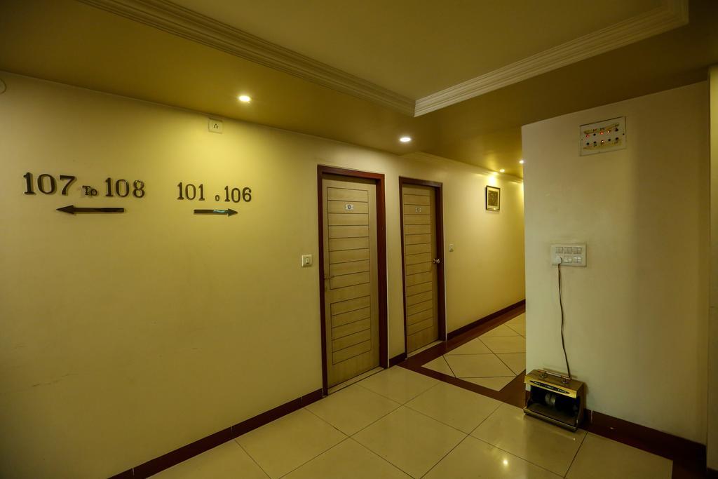 Hotel Rajlaxmi Bhopal Buitenkant foto