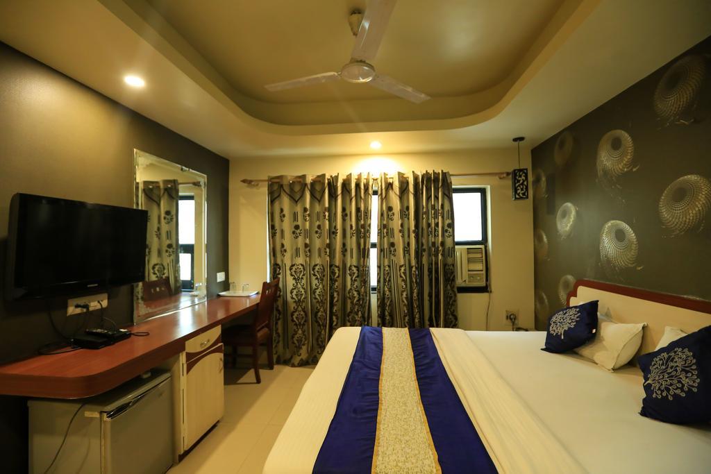 Hotel Rajlaxmi Bhopal Buitenkant foto