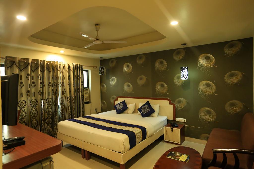 Hotel Rajlaxmi Bhopal Buitenkant foto