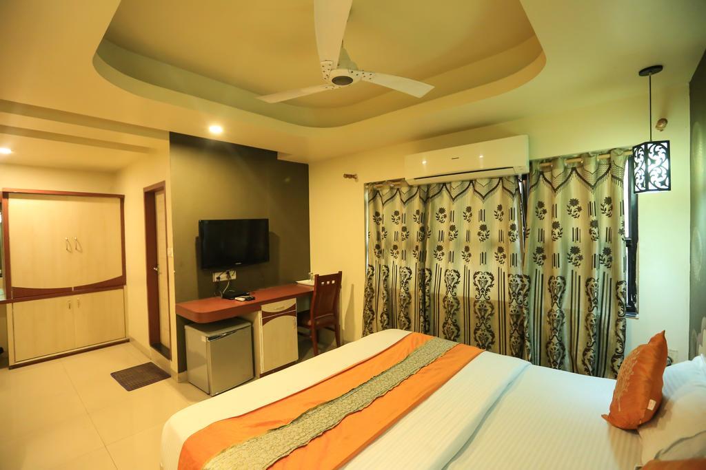 Hotel Rajlaxmi Bhopal Buitenkant foto