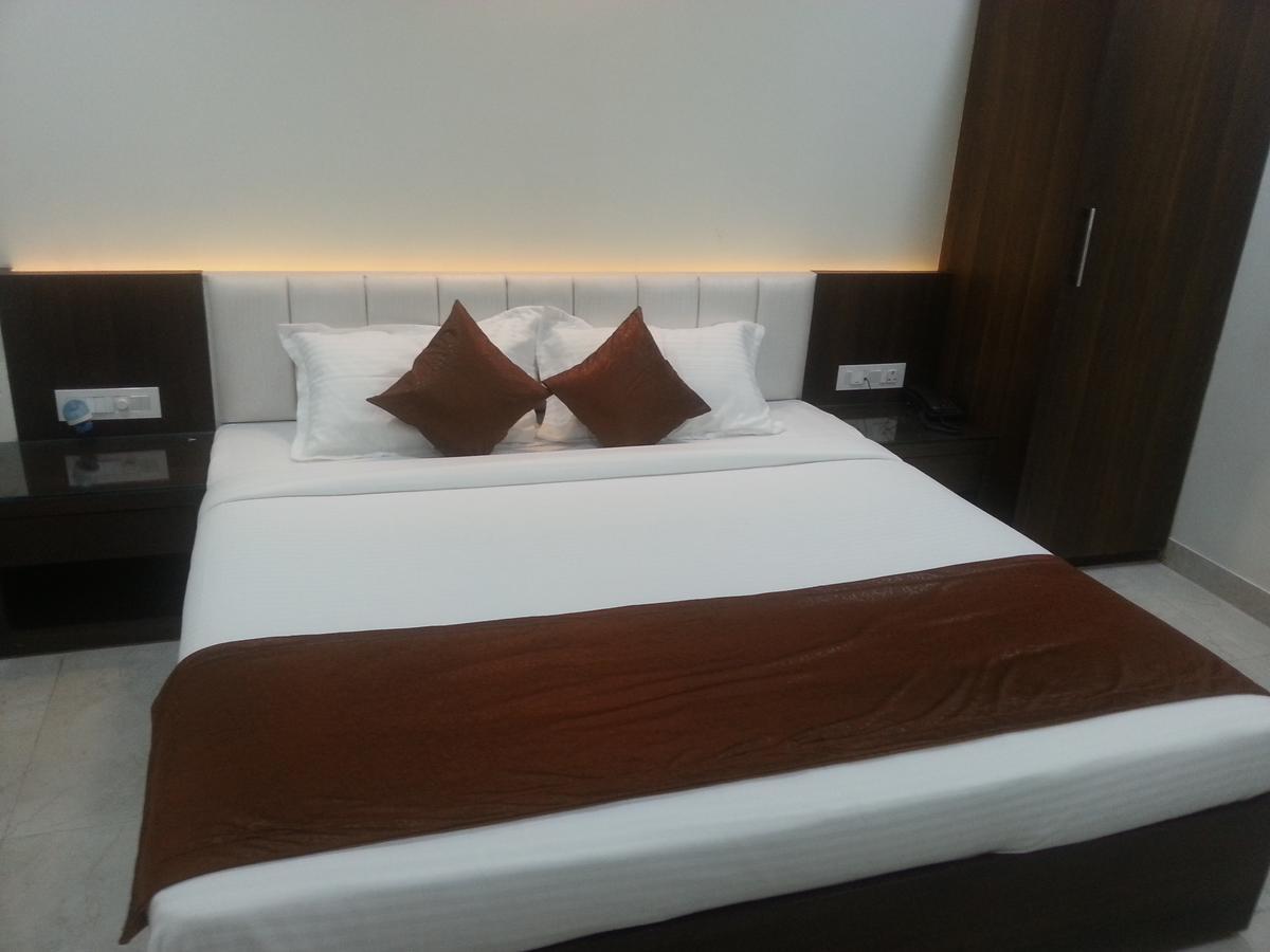 Hotel Rajlaxmi Bhopal Buitenkant foto