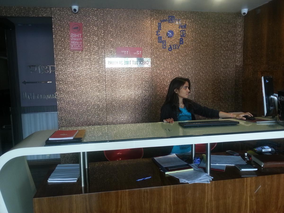 Hotel Rajlaxmi Bhopal Buitenkant foto