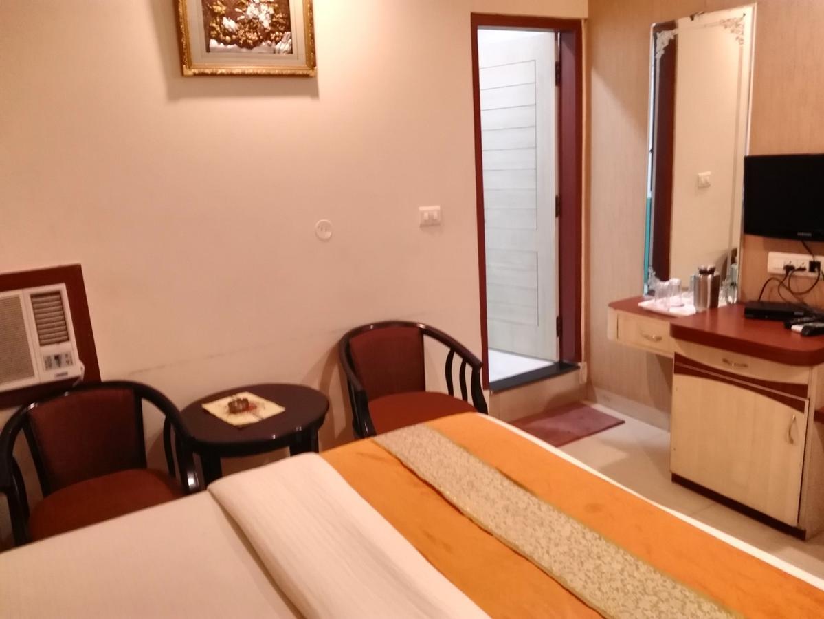 Hotel Rajlaxmi Bhopal Buitenkant foto