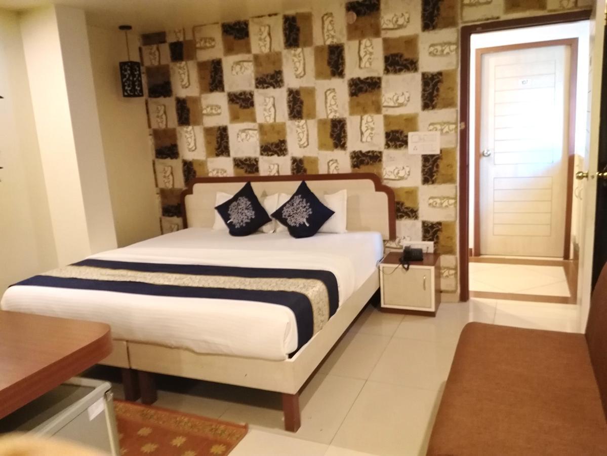 Hotel Rajlaxmi Bhopal Buitenkant foto