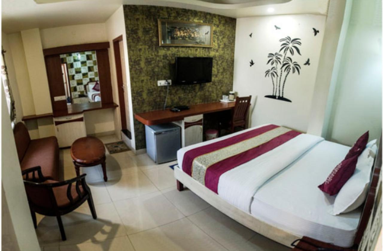 Hotel Rajlaxmi Bhopal Buitenkant foto