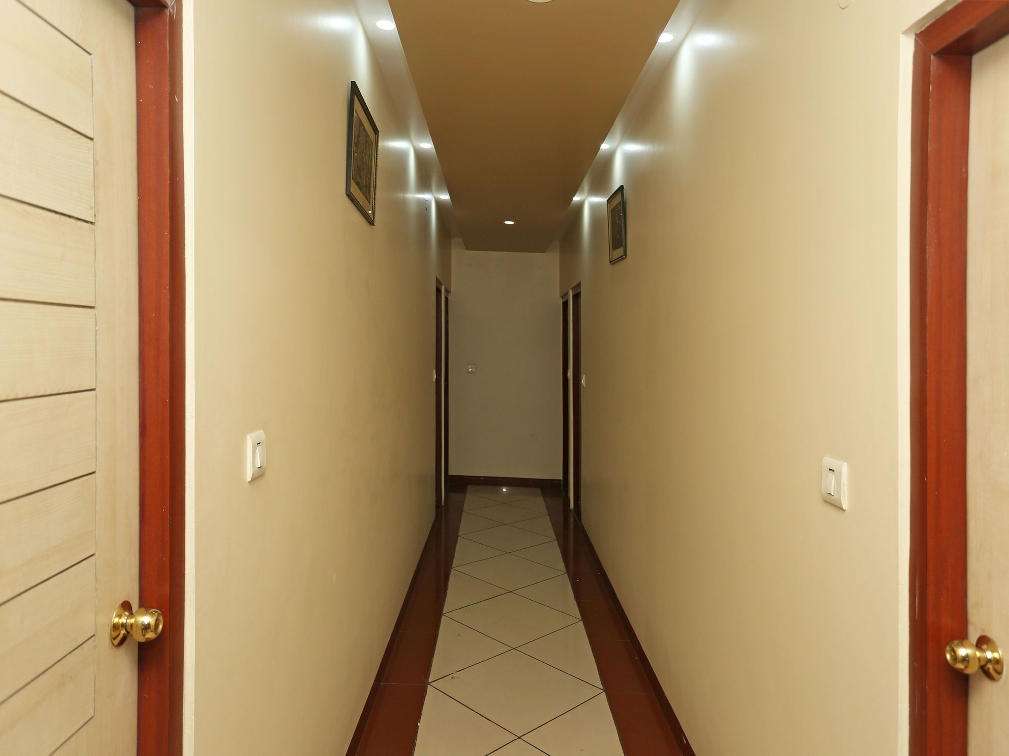 Hotel Rajlaxmi Bhopal Buitenkant foto